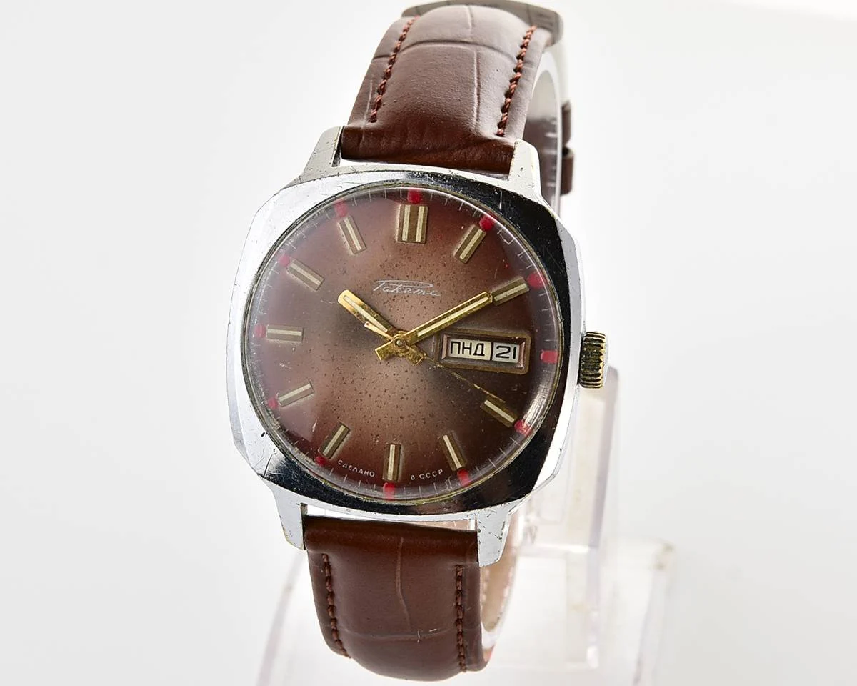 Soviet mechanical Raketa with automatic self winding movement