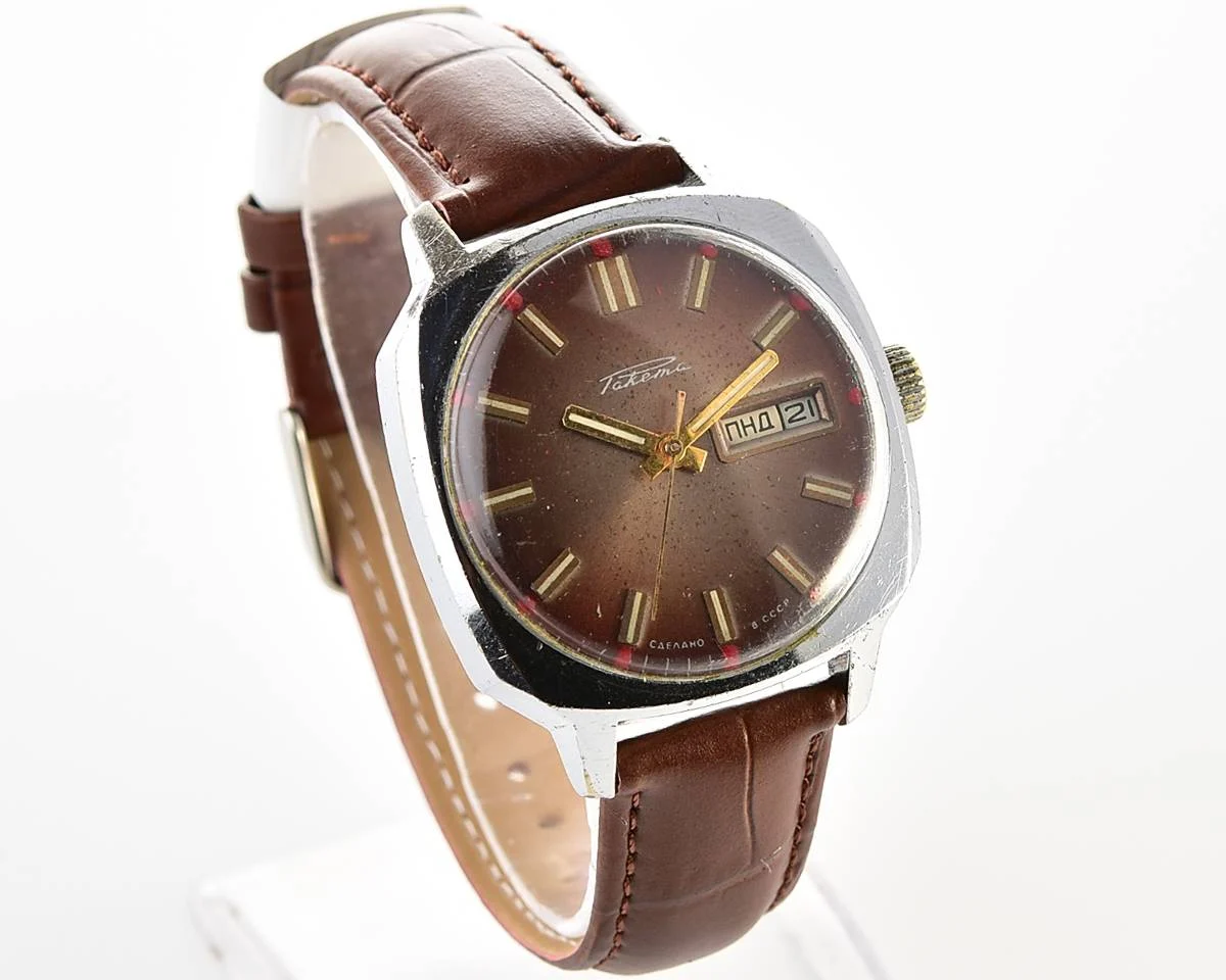 Soviet mechanical Raketa with automatic self winding movement
