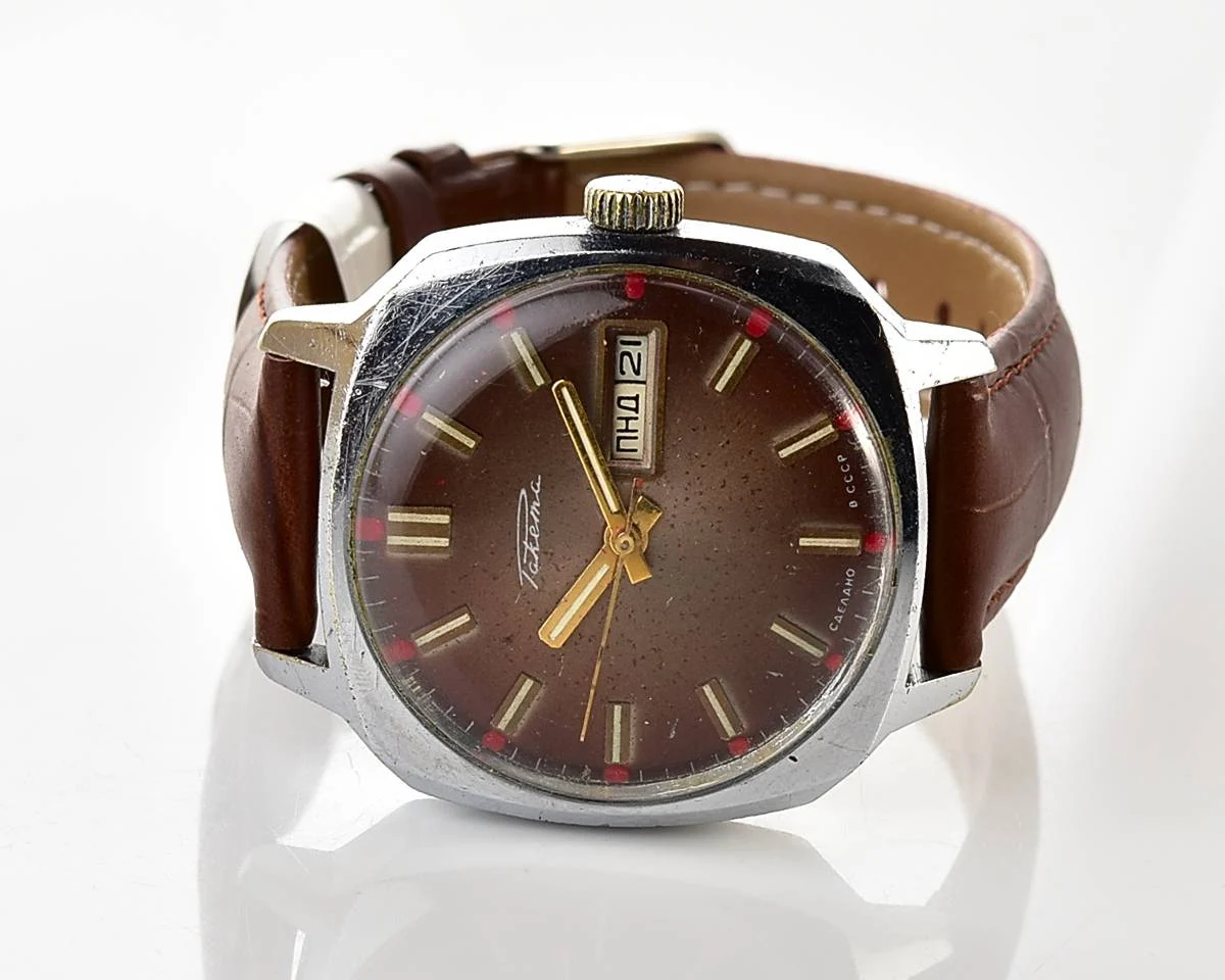 Soviet mechanical Raketa with automatic self winding movement