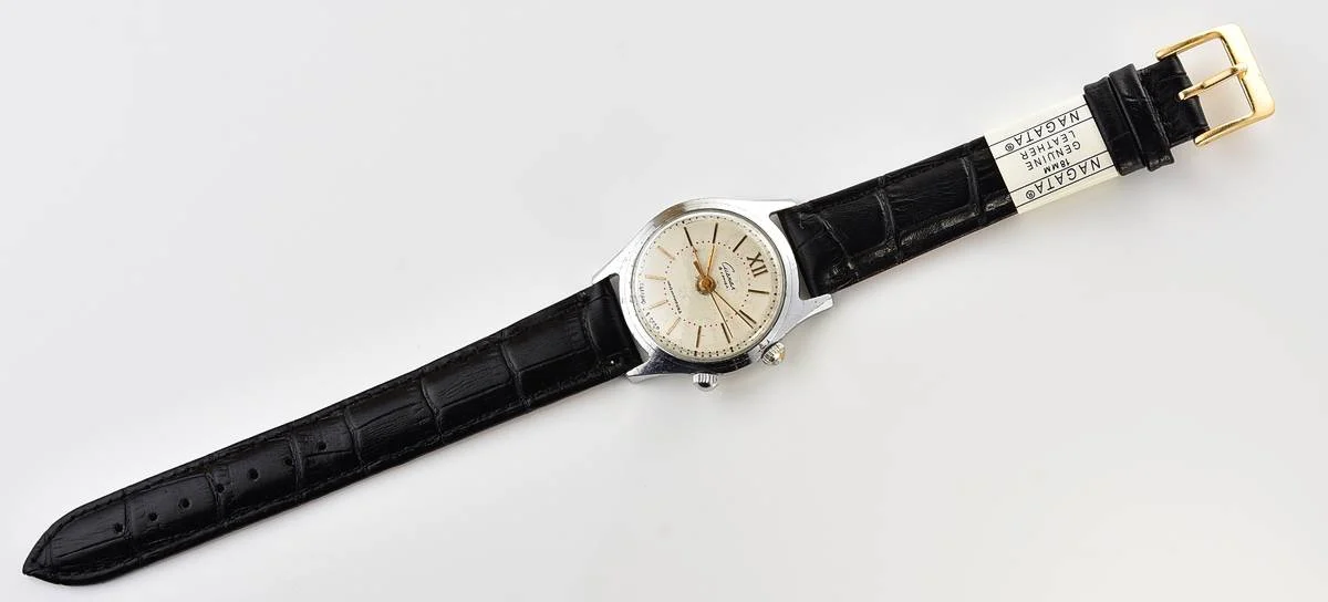 Signal vintage mechanical watch with alarm function