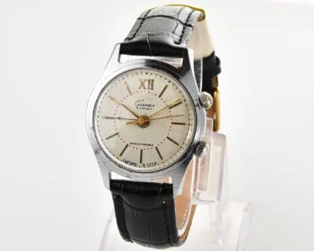 Signal vintage mechanical watch with alarm function