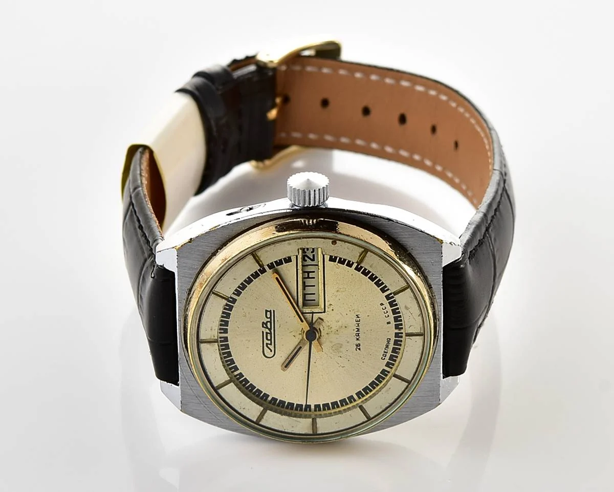 Large vintage Slava Soviet mechanical watch