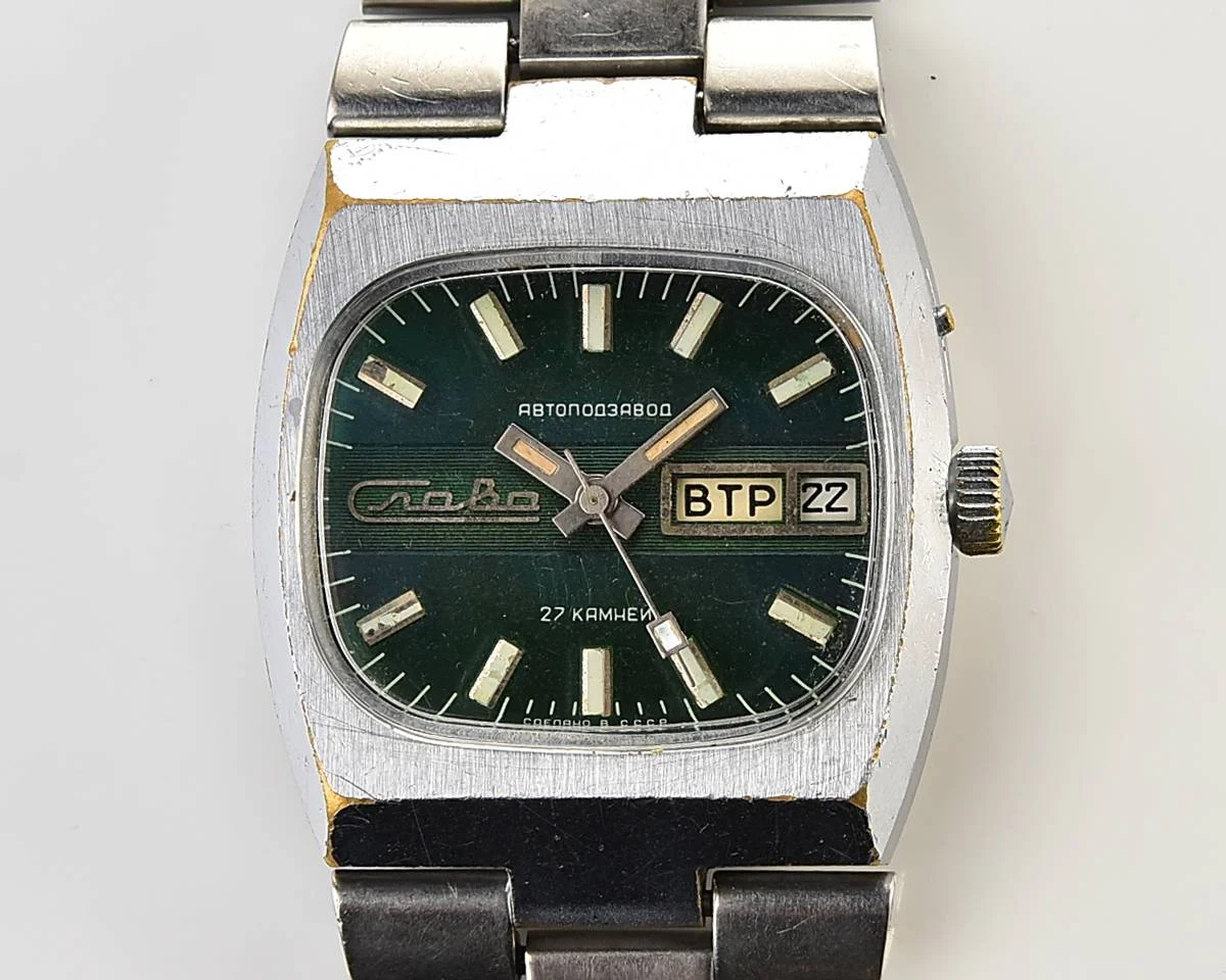 Slava Soviet mechanical vintage watch – automatic self winding movement