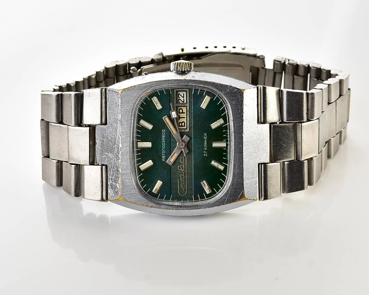 Slava Soviet mechanical vintage watch – automatic self winding movement