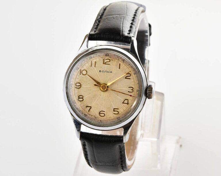 Soviet VOLNA vintage mechanical watch