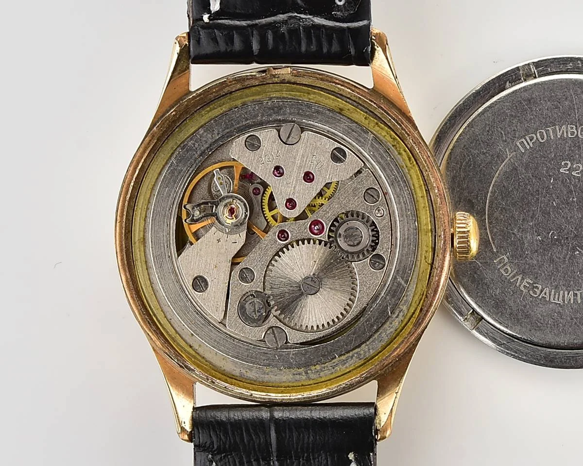 Wostok (Vostok) mechanical gold-plated wrist watch with biege dial