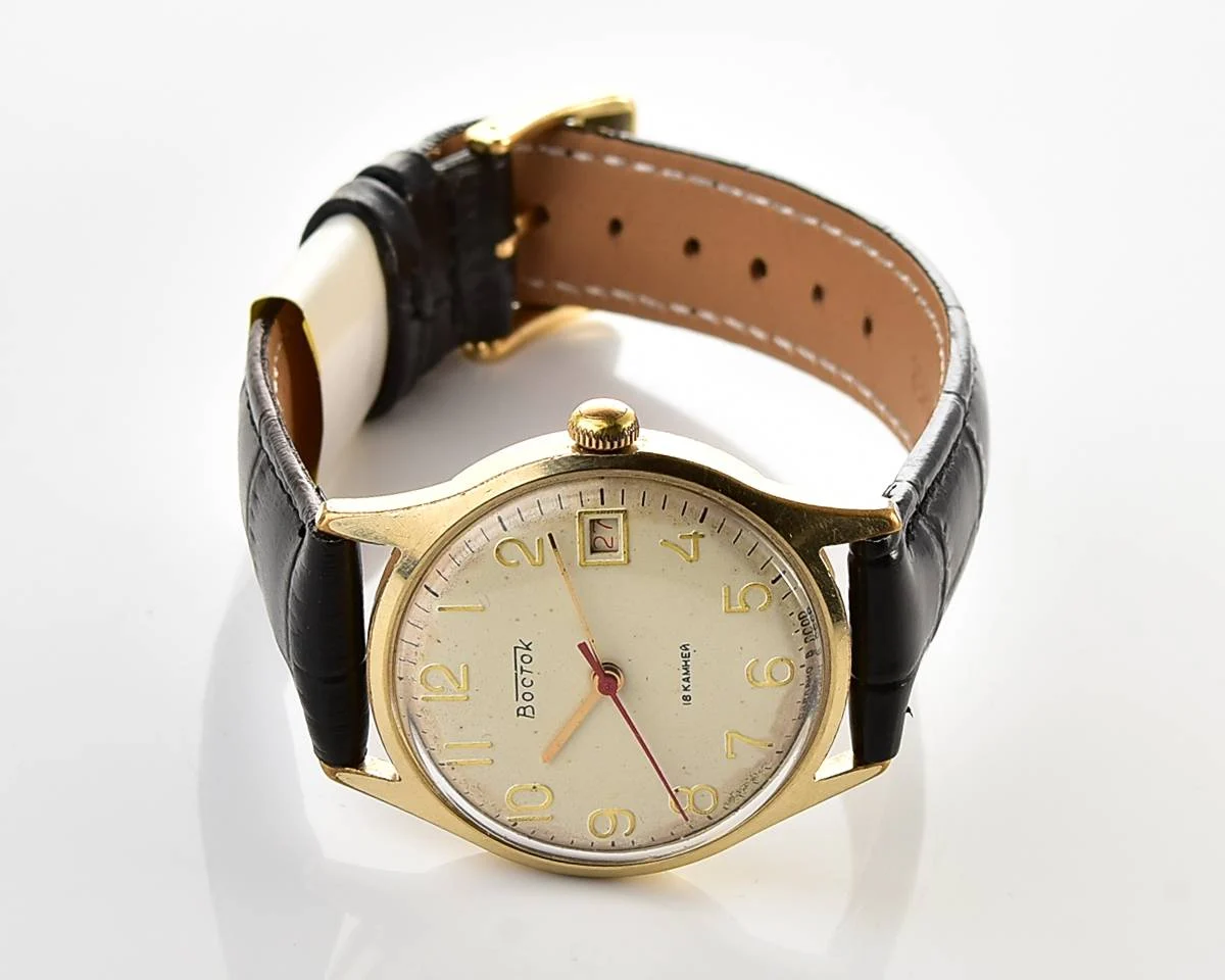 Wostok (Vostok) mechanical gold-plated wrist watch with biege dial