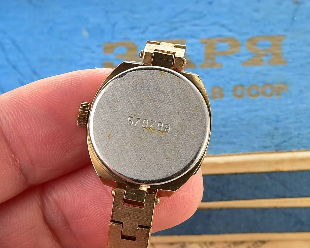 TIME CAPSULE: Zaria vintage wrist watch for ladies – New Old Stock (NOS)!