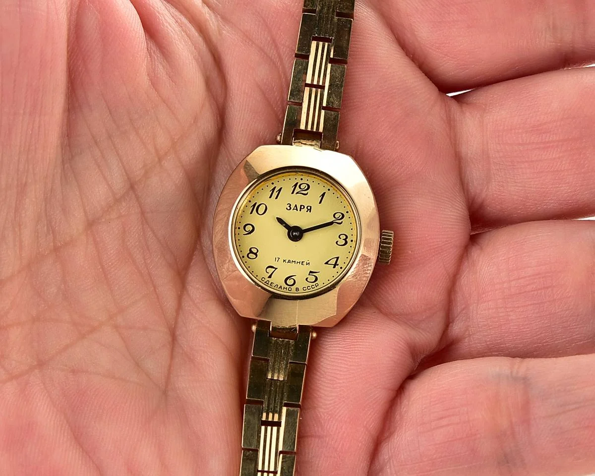 TIME CAPSULE: Zaria vintage wrist watch for ladies – New Old Stock (NOS)!