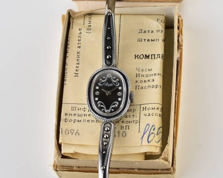 Time Capsule: Soviet vintage mechanical wristwatch LUCH for ladies - New Old Stock (NOS)!