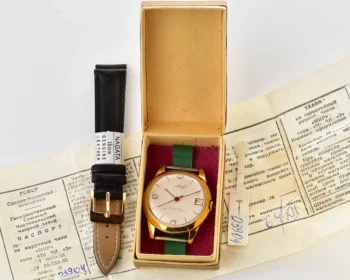 Excellent vintage Soviet gold-plated mechanical Mir - complete with box & paper!