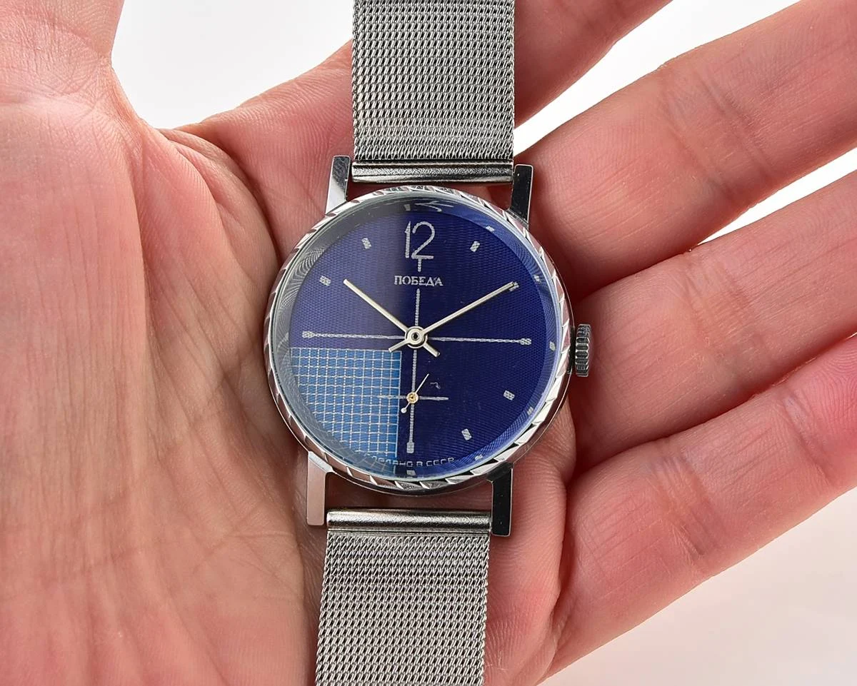 TIME CAPSULE: Soviet mechanical Pobeda watch – New Old Stock (NOS) + Milanese bracelet & upgraded mineral crystal!