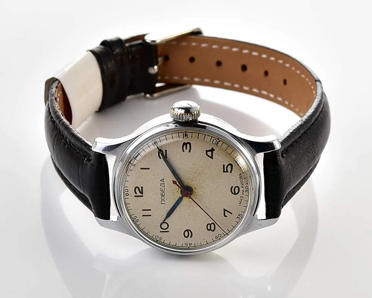 Rare! Vintage Pobeda watch with central seconds hand in uncommon hermetic case, 1MCHZ 3rd quarter of 1954