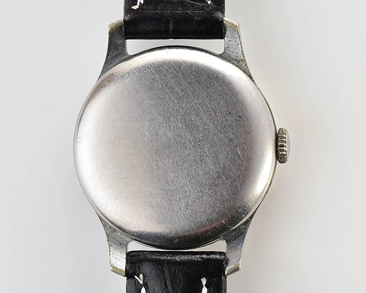 Vintage Soviet Pobeda watch with central second hand, from 1950s, 1MChZ factory