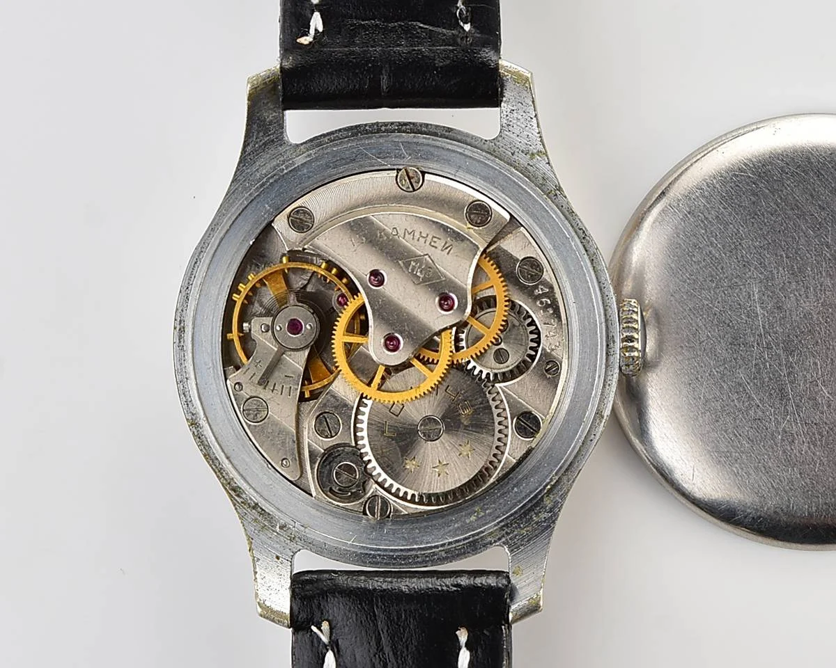 Vintage Soviet Pobeda watch with central second hand, from 1950s, 1MChZ factory