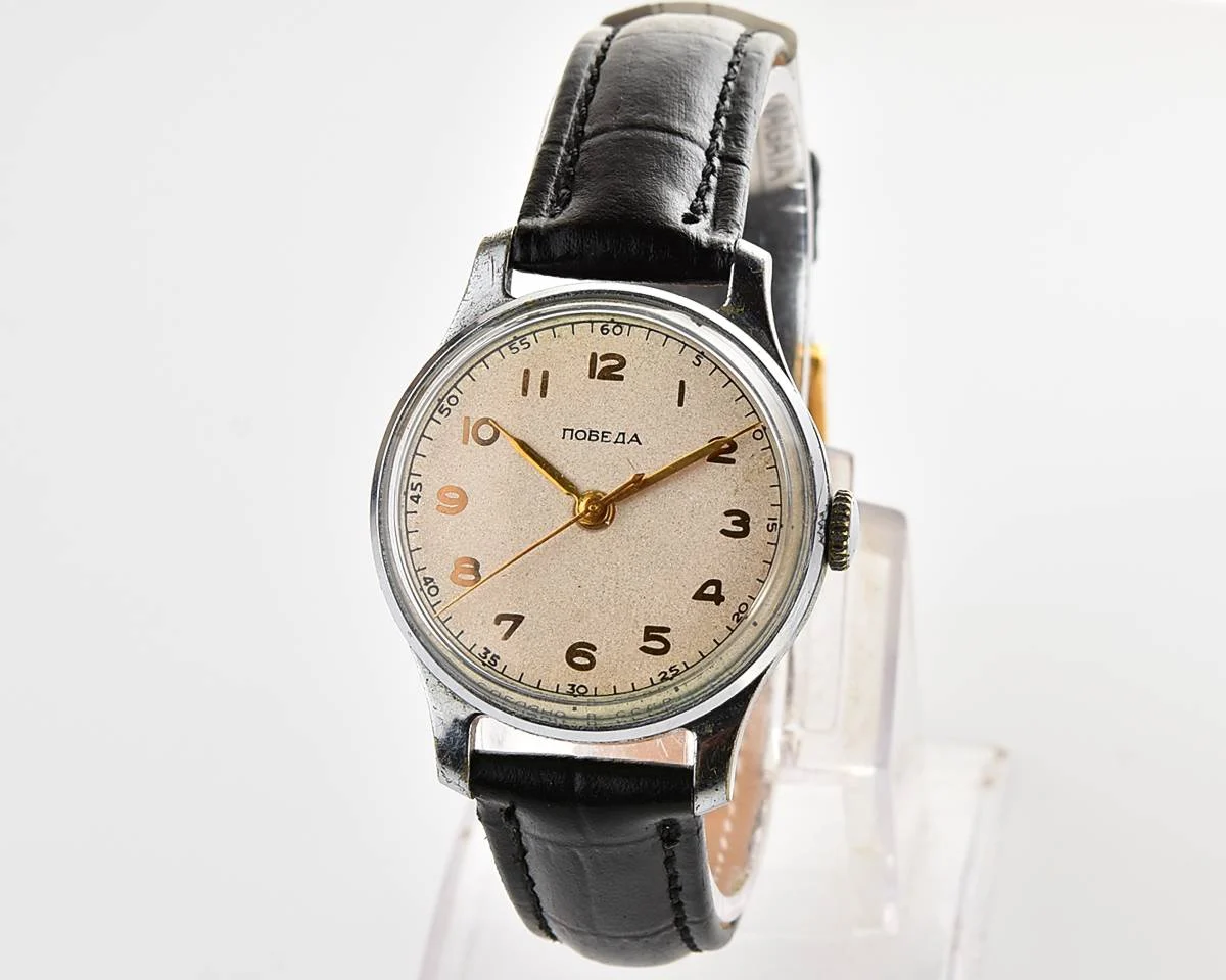 Vintage Soviet Pobeda watch with central second hand, from 1950s, 1MChZ factory