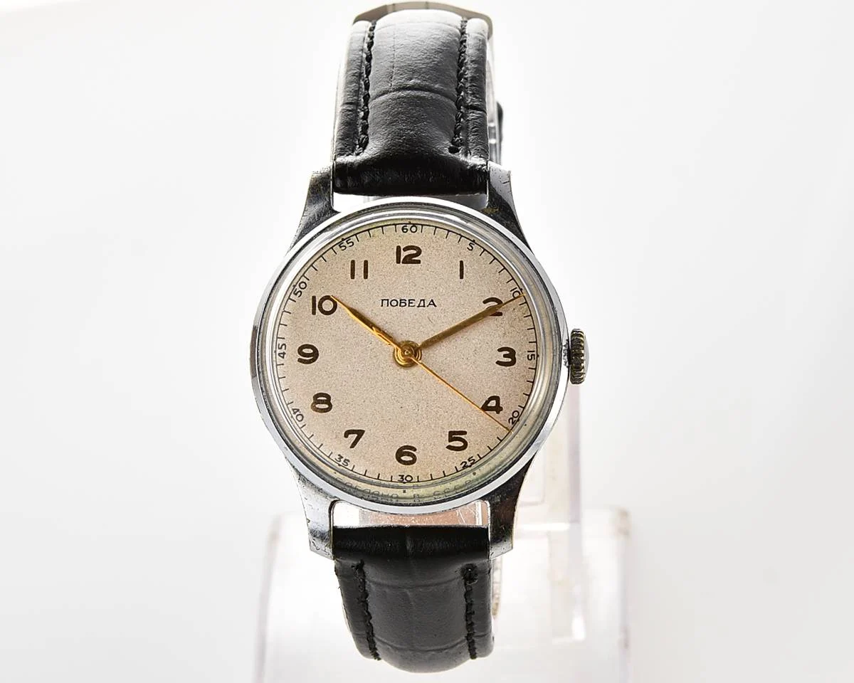 Vintage Soviet Pobeda watch with central second hand, from 1950s, 1MChZ factory
