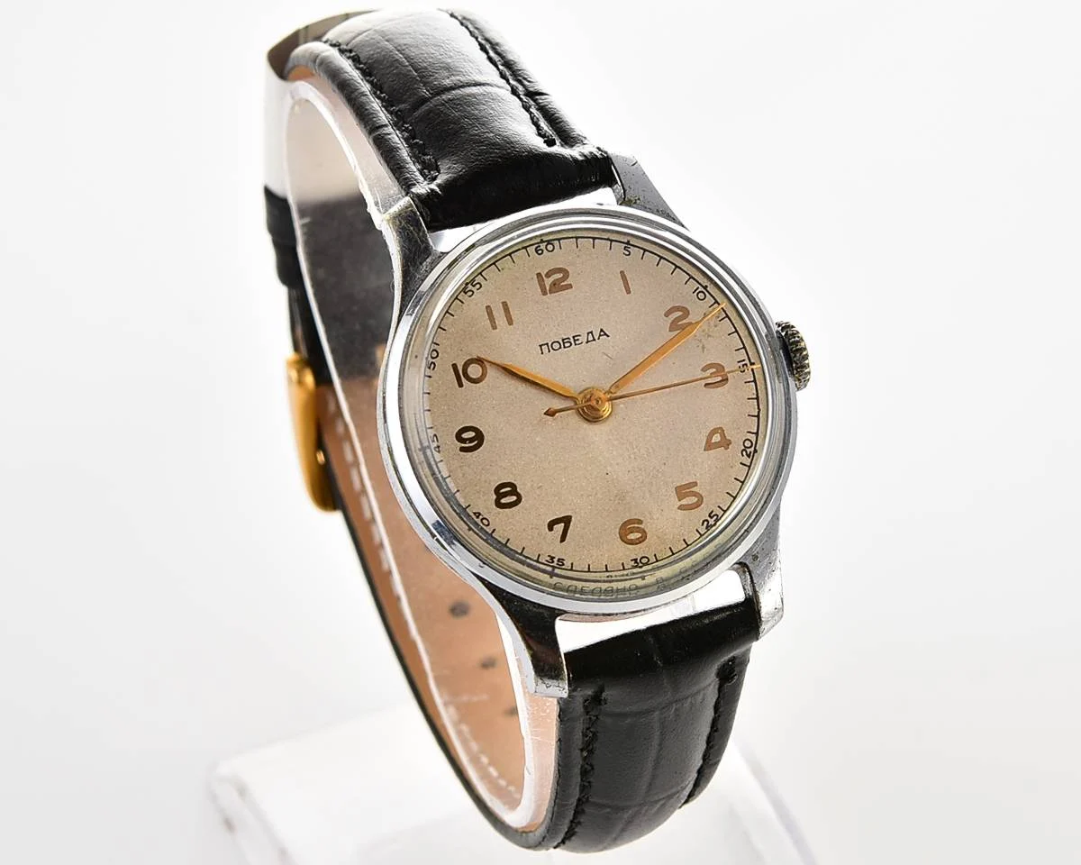 Vintage Soviet Pobeda watch with central second hand, from 1950s, 1MChZ factory