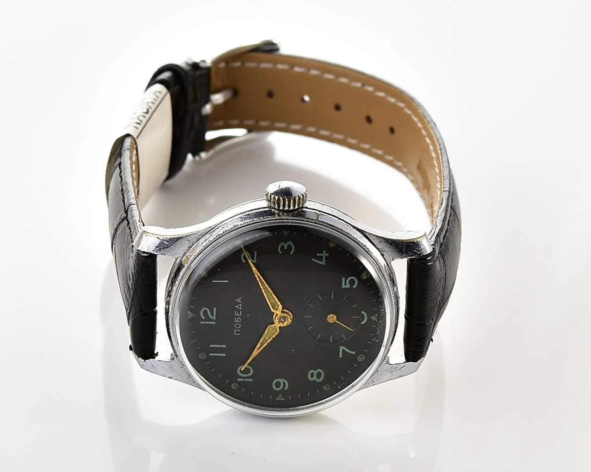 Vintage Soviet mechanical Pobeda watch, 2MChZ from 2nd quarter 1956!