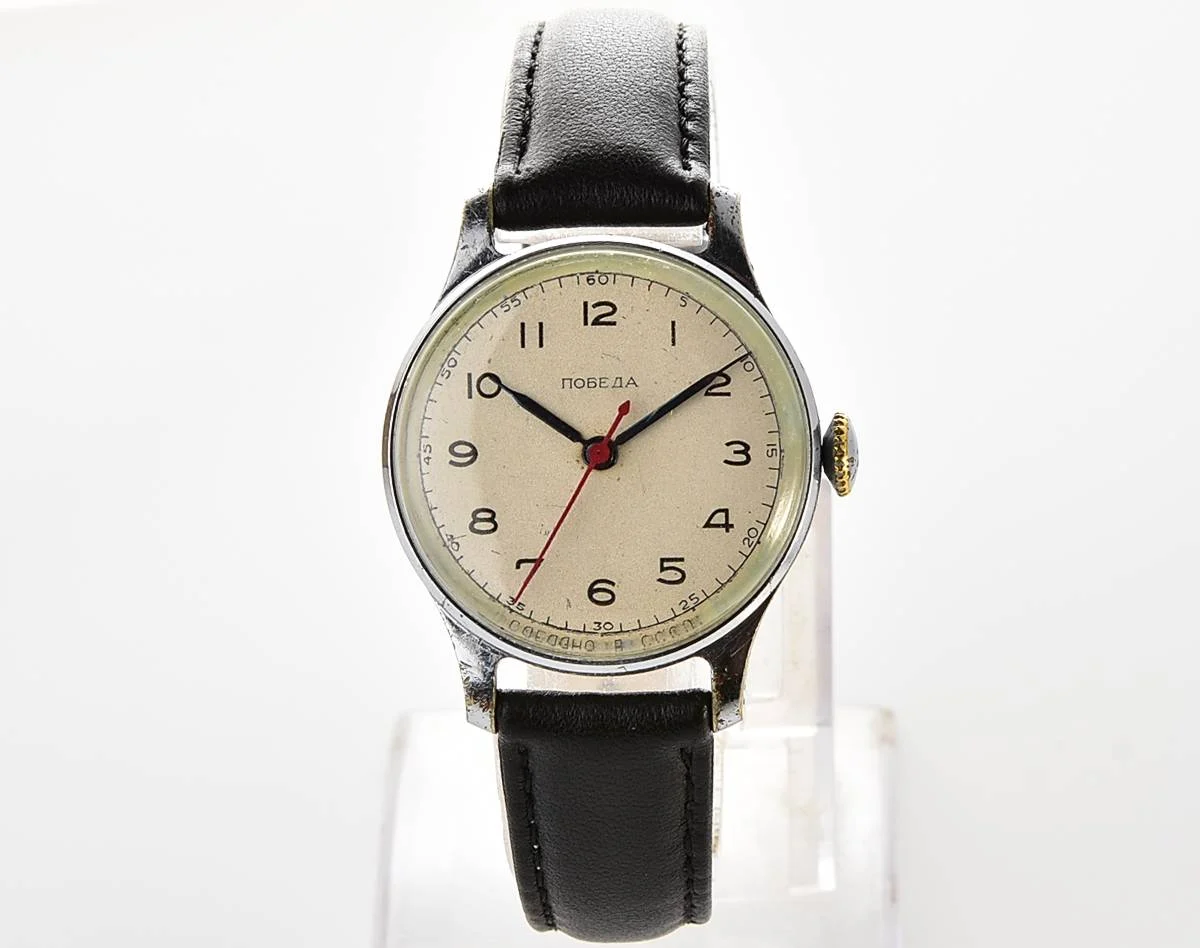 Excellent vintage Soviet Pobeda watch with central second hand, 1MChZ, 3rd quarter of 1957