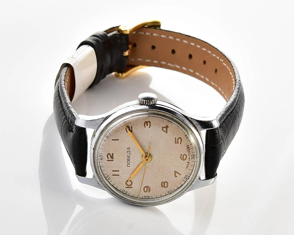 Vintage Soviet Pobeda watch with central second hand, 1MChZ, from the 1st quarter of 1957