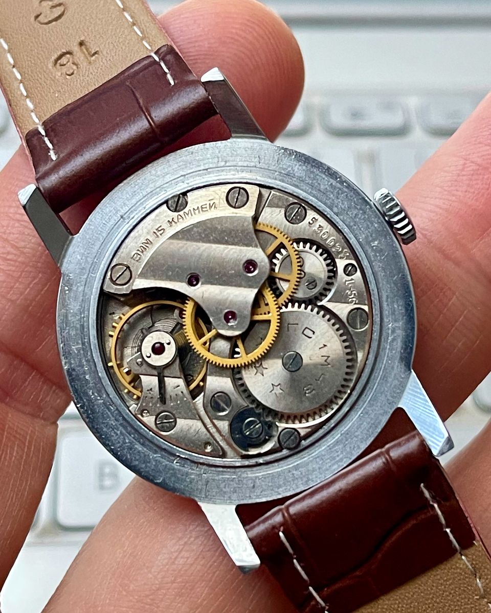Pobeda ZiM 12080 movement2