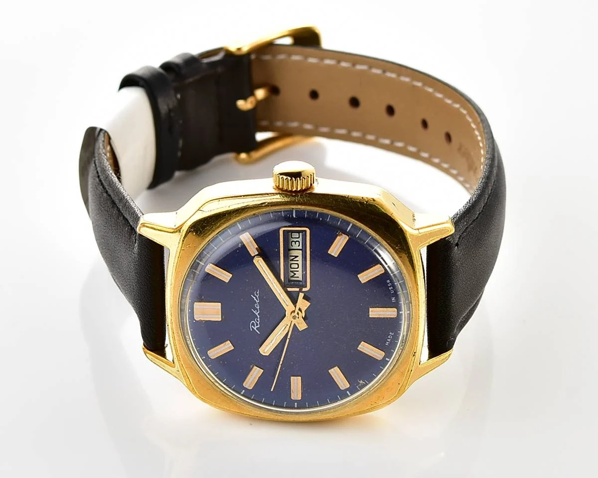 Soviet mechanical Raketa with automatic self winding movement