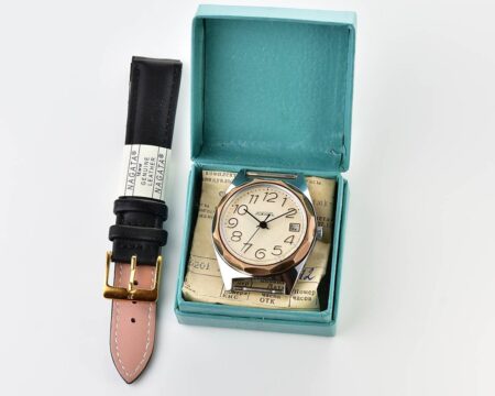 TIME CAPSULE: soviet mechanical RAKETA wrist watch, NEW old stock(NOS)!