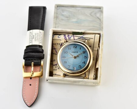 TIME CAPSULE: Vintage gold-plated soviet Raketa watch, NEW old stock(NOS)!