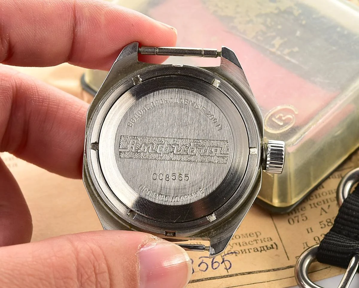 TIME CAPSULE: Mechanical watch Vostok Amphibia – New Old Stock (NOS)!