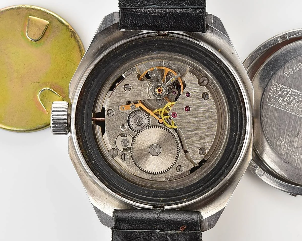 Vostok Amphibia mechanical watch – Radio Room!