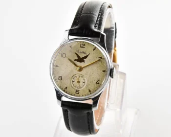 Rare version! Vintage Soviet mechanical Pobeda wrist watch with seagull on the dial, 1MChZ, 1st quarter 1954