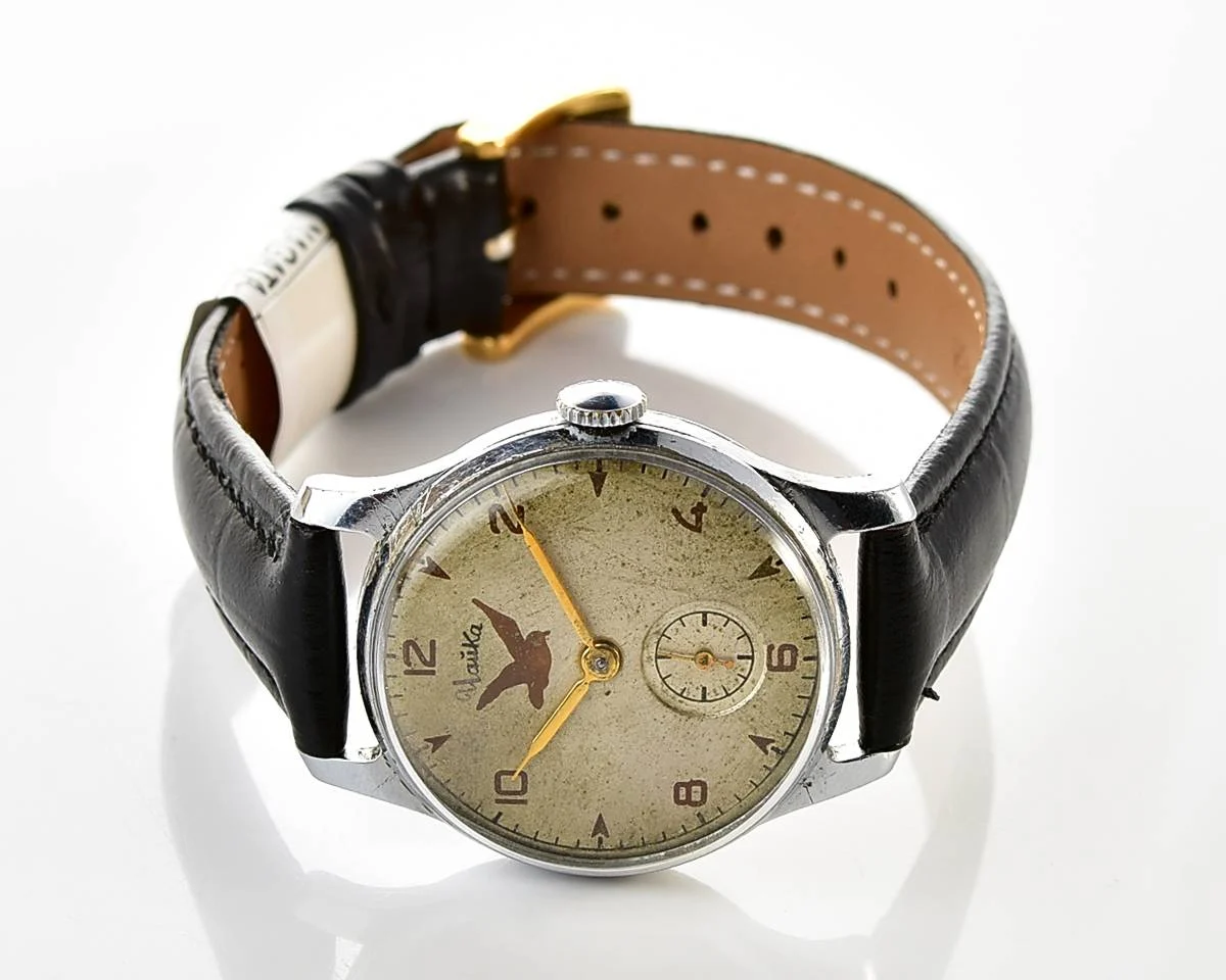 Rare version! Vintage Soviet mechanical Pobeda wrist watch with seagull on the dial, 1MChZ, 1st quarter 1954