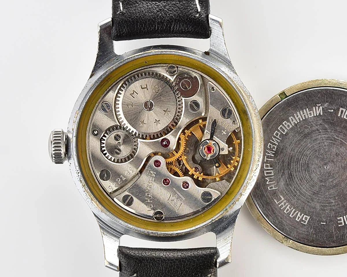 Excellent vintage Soviet Mayak mechanical watch, 1MChZ