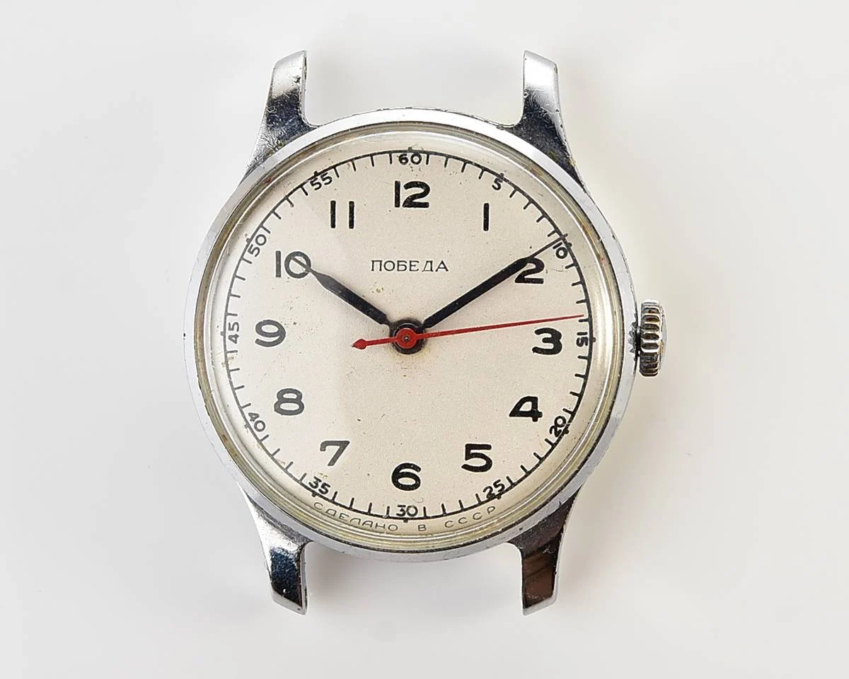 Excellent vintage Pobeda watch with central second hand from 1954 + sturmanskie compass strap!