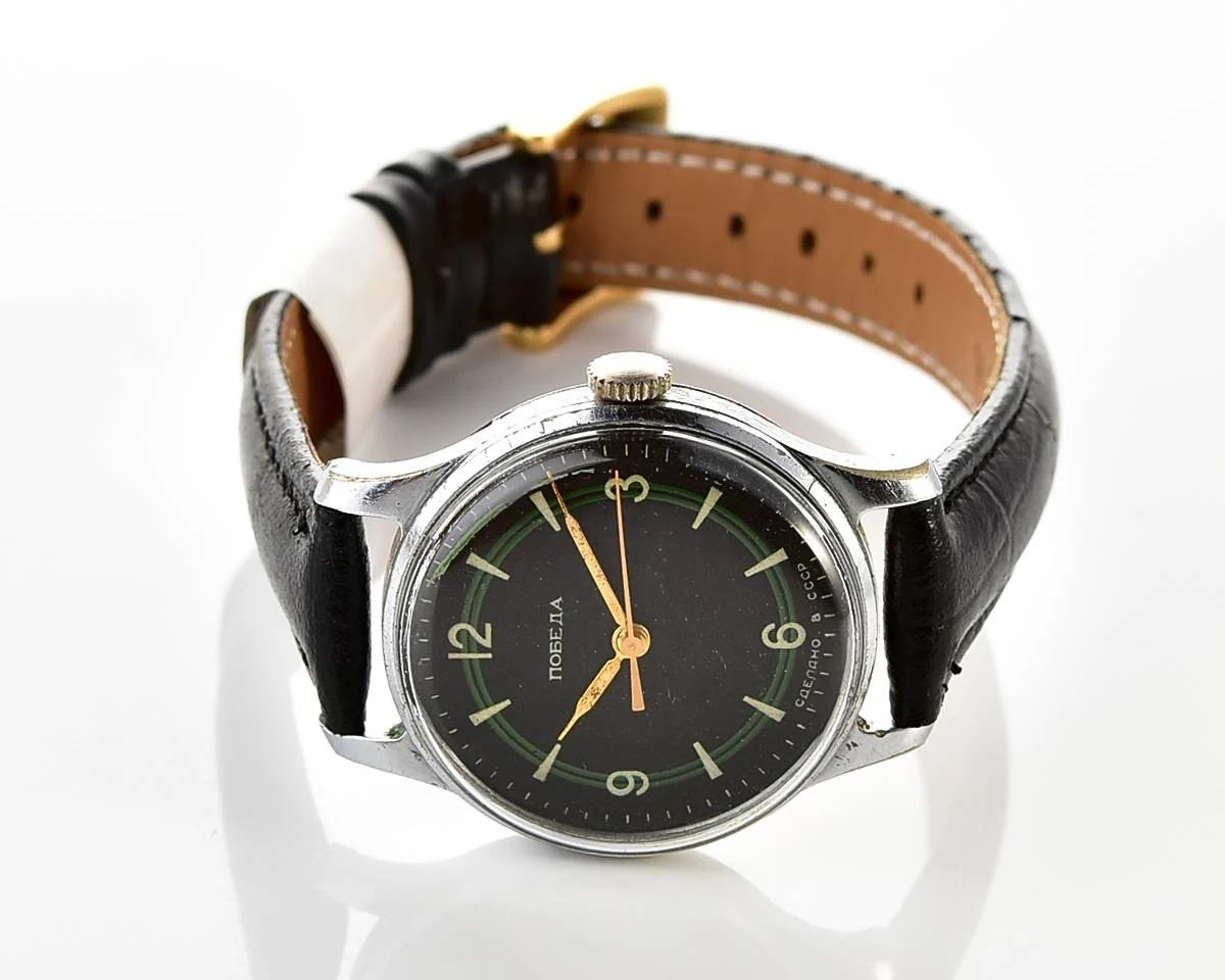 Vintage Soviet mechanical Pobeda with central seconds hand