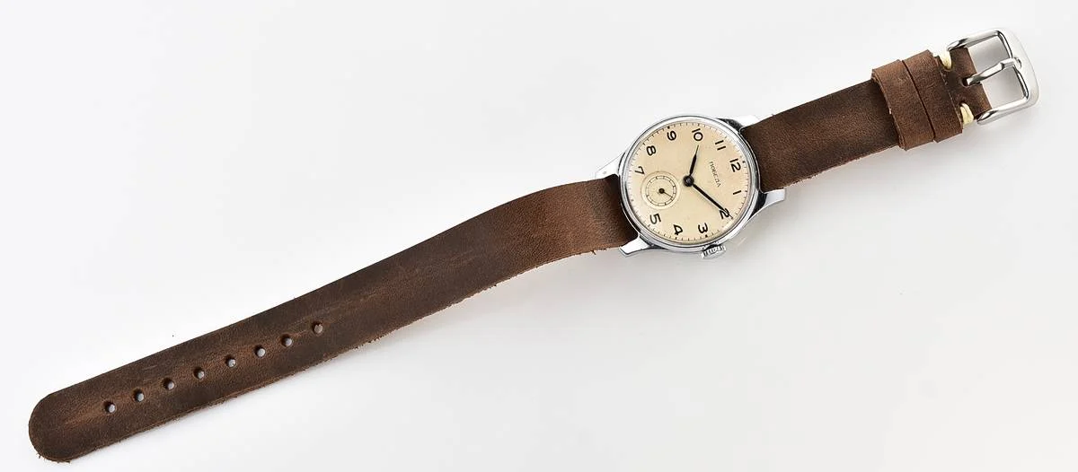 Vintage Soviet mechanical Pobeda wrist watch, 1MChZ, 4th quarter of 1953