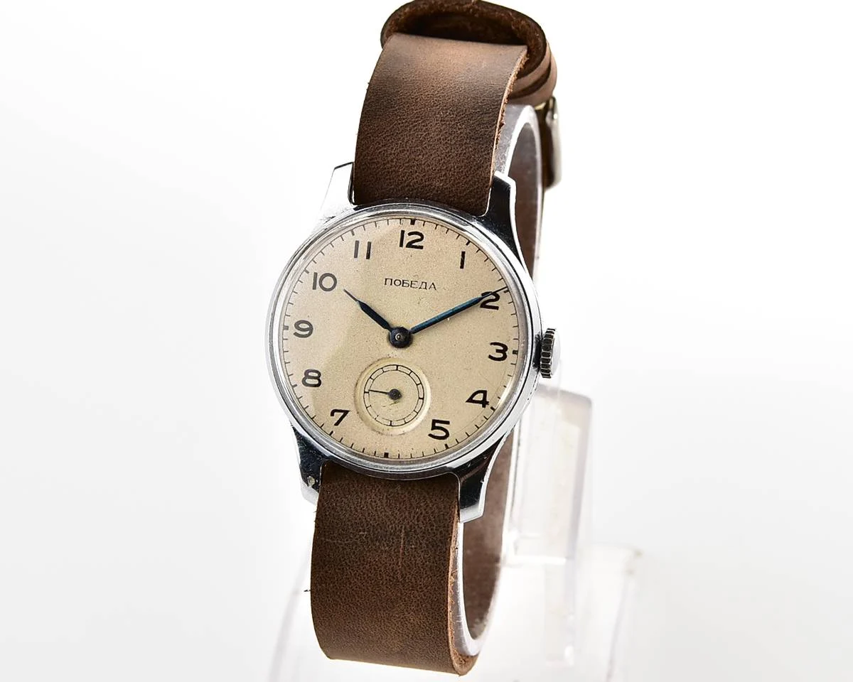 Vintage Soviet mechanical Pobeda wrist watch, 1MChZ, 4th quarter of 1953
