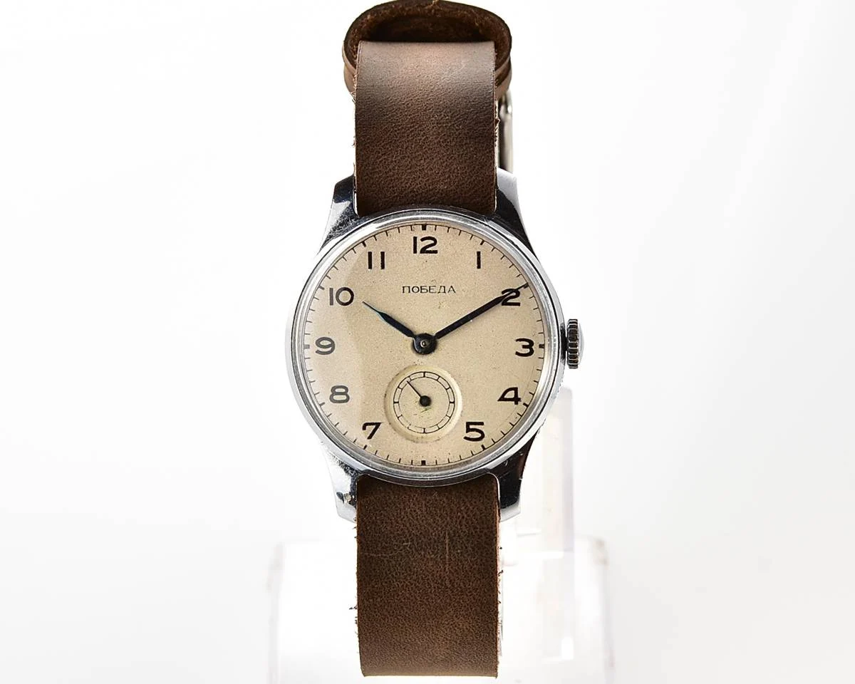 Vintage Soviet mechanical Pobeda wrist watch, 1MChZ, 4th quarter of 1953