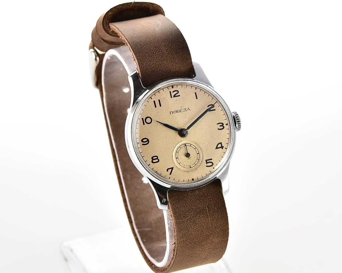 Vintage Soviet mechanical Pobeda wrist watch, 1MChZ, 4th quarter of 1953