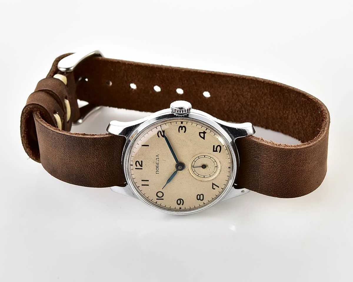 Vintage Soviet mechanical Pobeda wrist watch, 1MChZ, 4th quarter of 1953