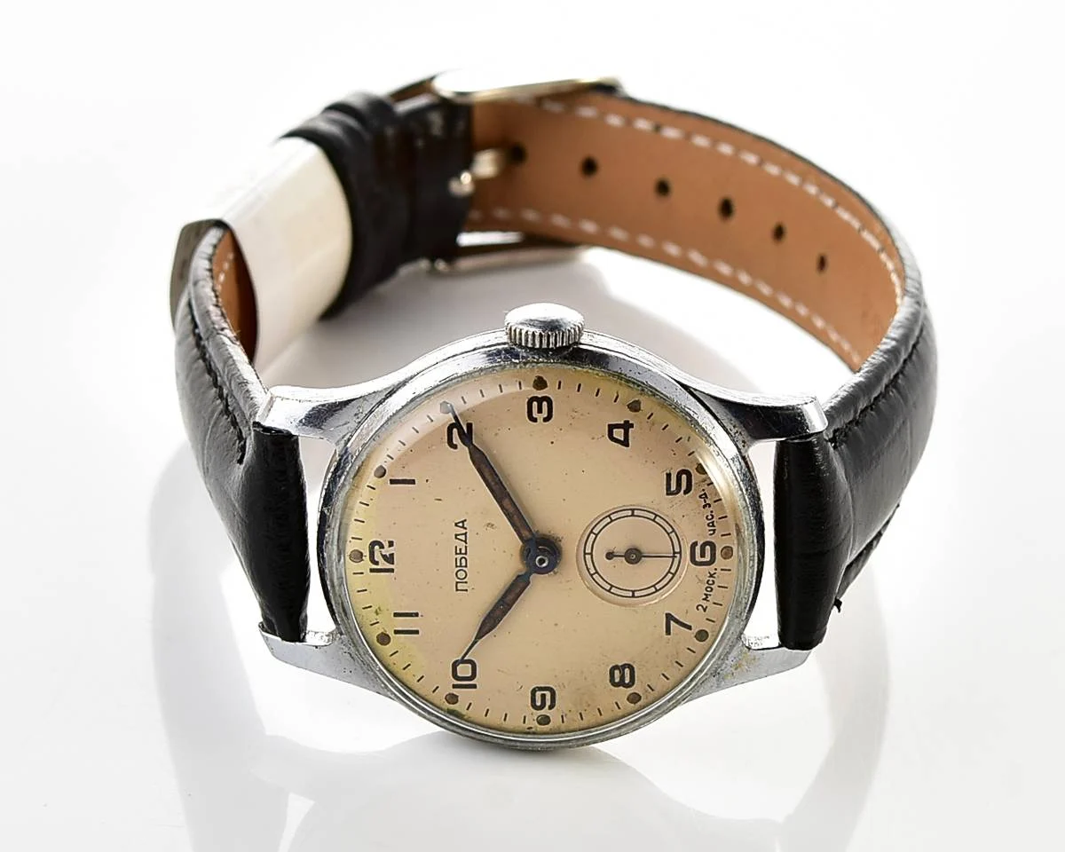 Vintage Soviet mechanical Pobeda watch, 2MChZ from 3rd quarter 1956!