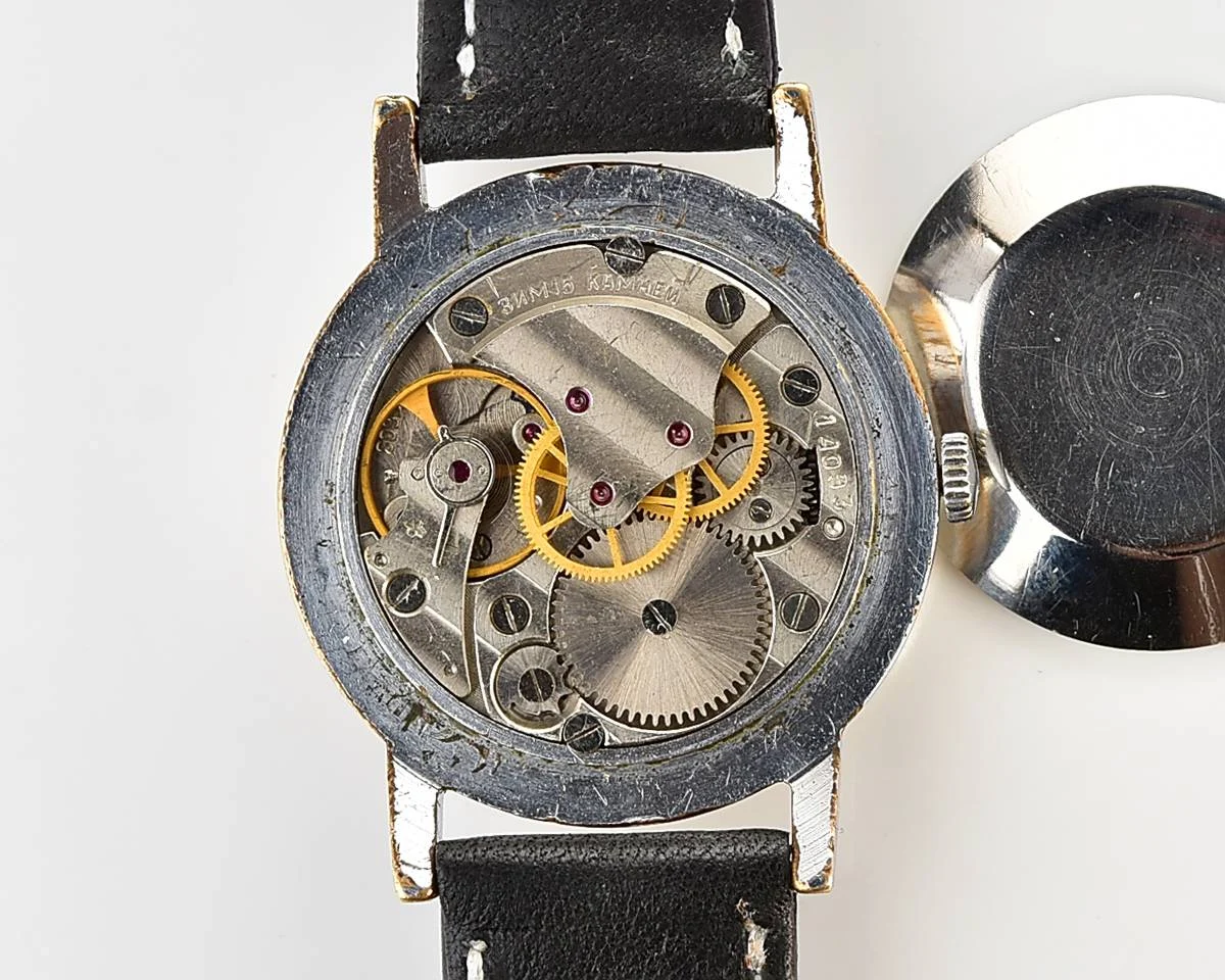 Vintage Soviet mechanical Pobeda watch with central seconds hand