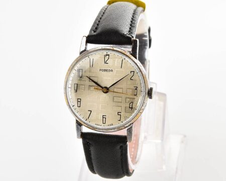 Vintage soviet mechanical POBEDA watch with central seconds hand