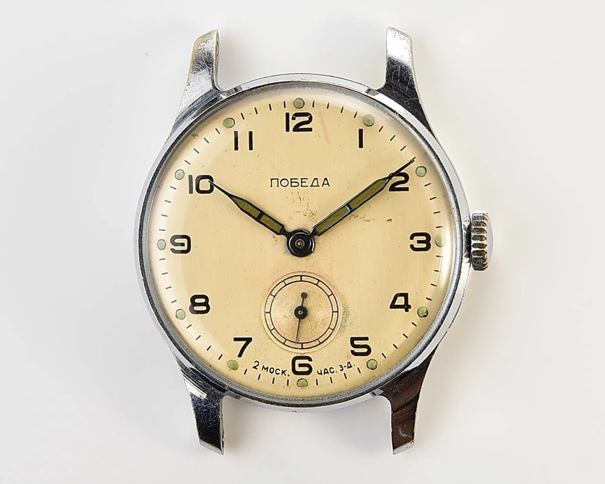 Excellent vintage Soviet mechanical Pobeda watch, 2MChZ from 4th quarter 1958!