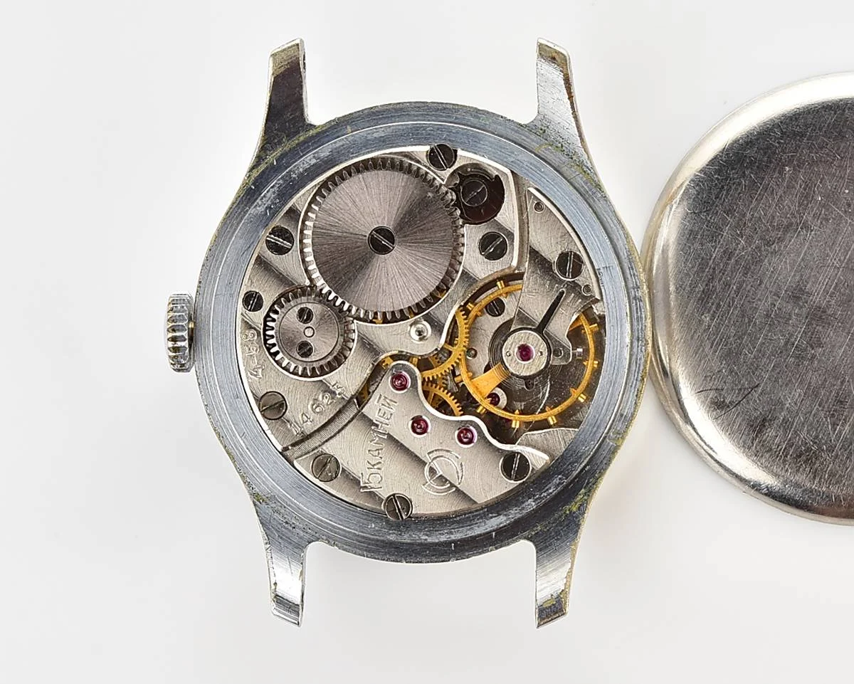 Excellent vintage Soviet mechanical Pobeda watch, 2MChZ from 4th quarter 1958!