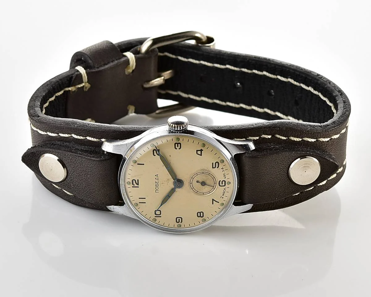 Excellent vintage Soviet mechanical Pobeda watch, 2MChZ from 4th quarter 1958!
