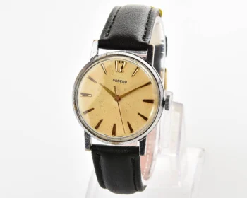 Vintage Soviet mechanical Pobeda watch with central seconds hand