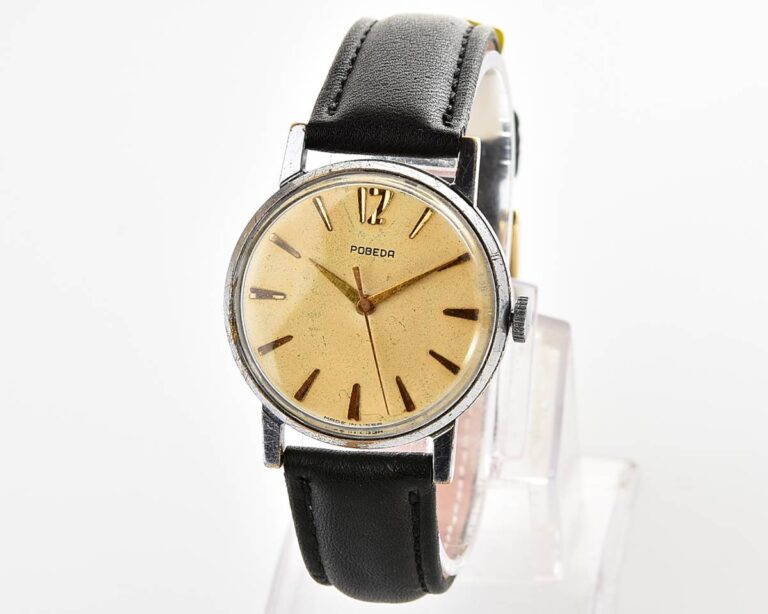 Vintage soviet mechanical POBEDA watch with central seconds hand