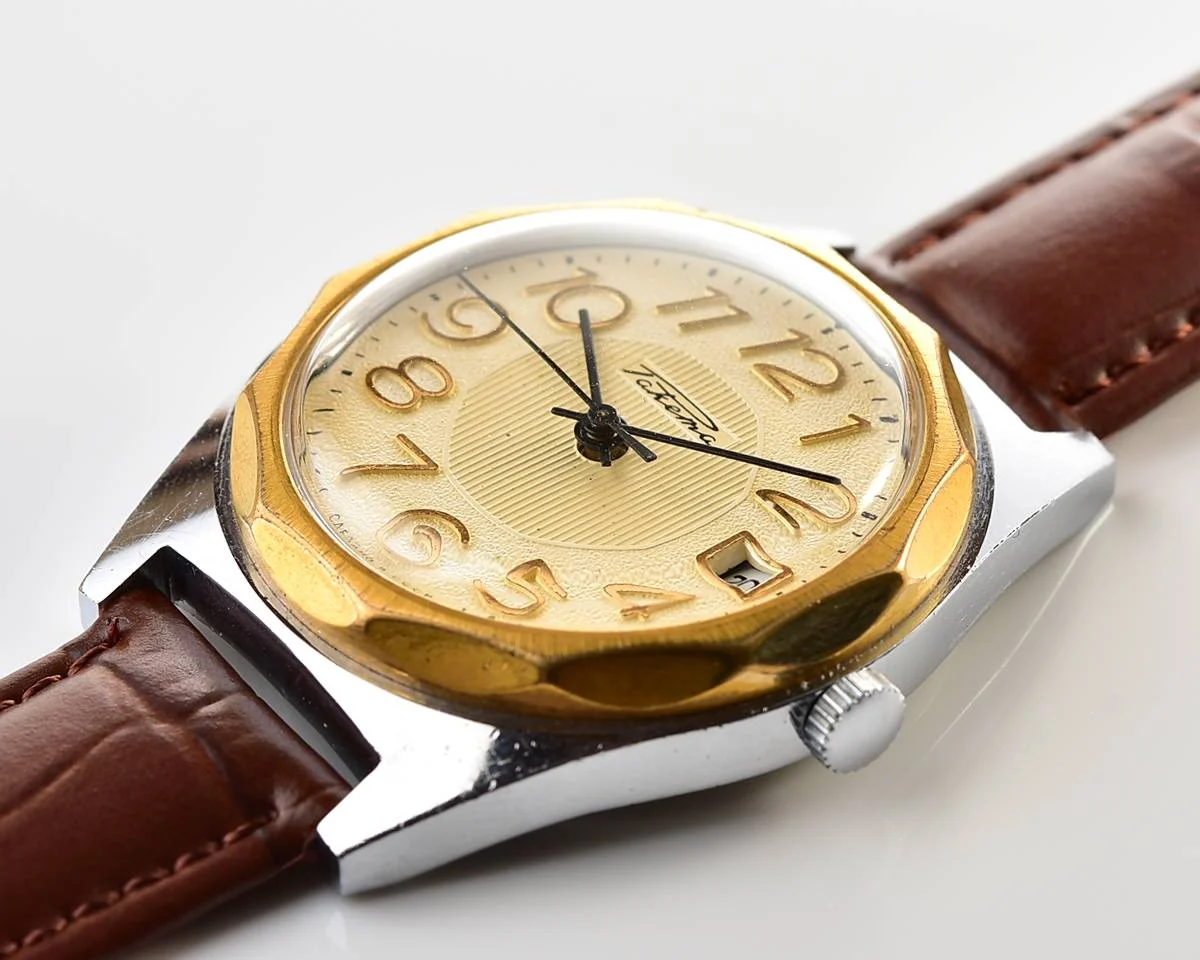 Large Soviet Raketa vintage mechanical watch with stylish minimalistic dial